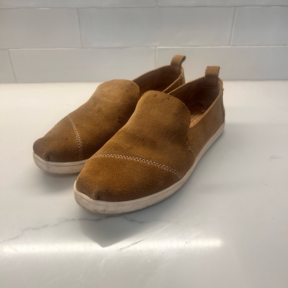 Toms Women’s Tan Suede Loafers